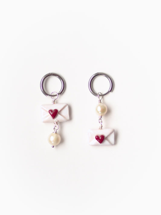 Asymmetrical Love Letters