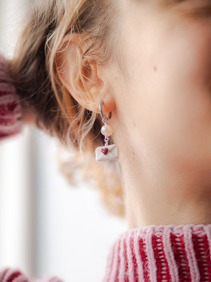 Asymmetrical Love Letters